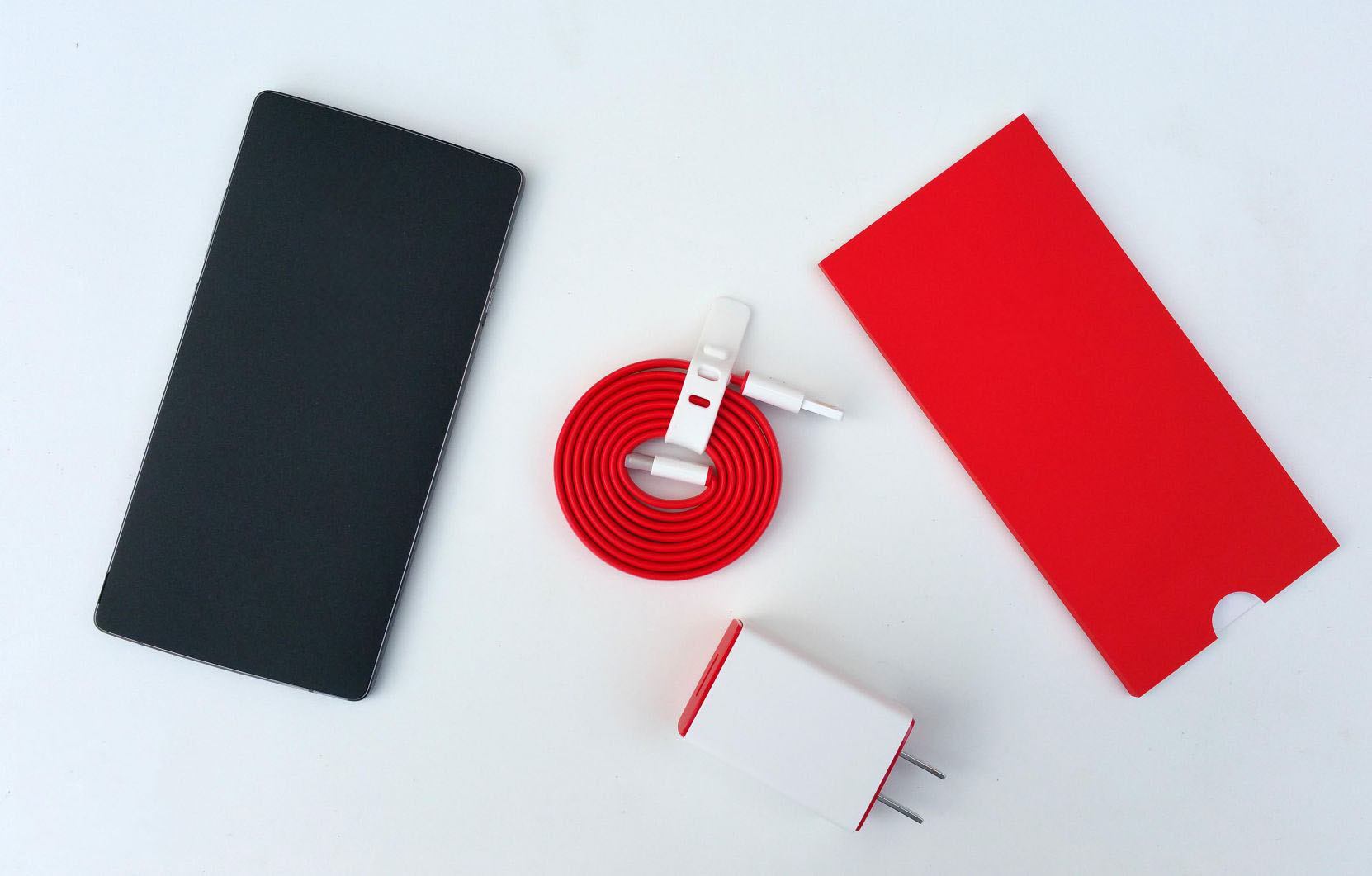 OnePlus 3 retail packaging design shows up with the company’s red theme