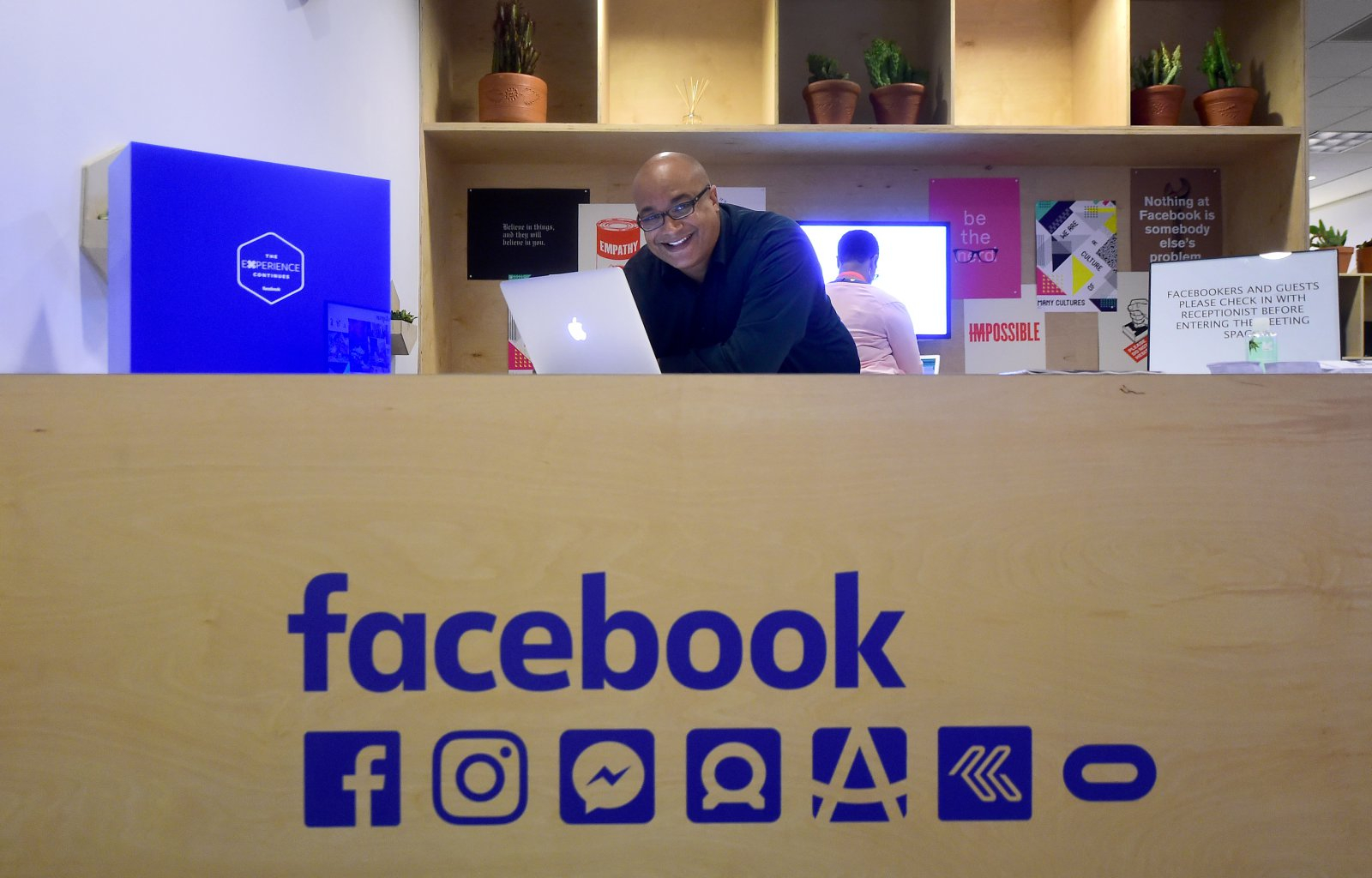 Facebook to launch its own PC gaming platform..