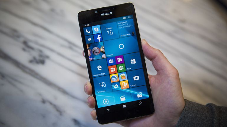 Hacker Runs Windows 10 On Lumia 950