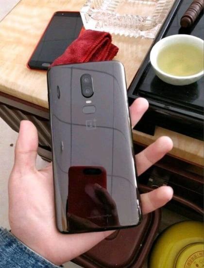 OnePlus 6 New Leaks Show Glass Back And A Notch Display
